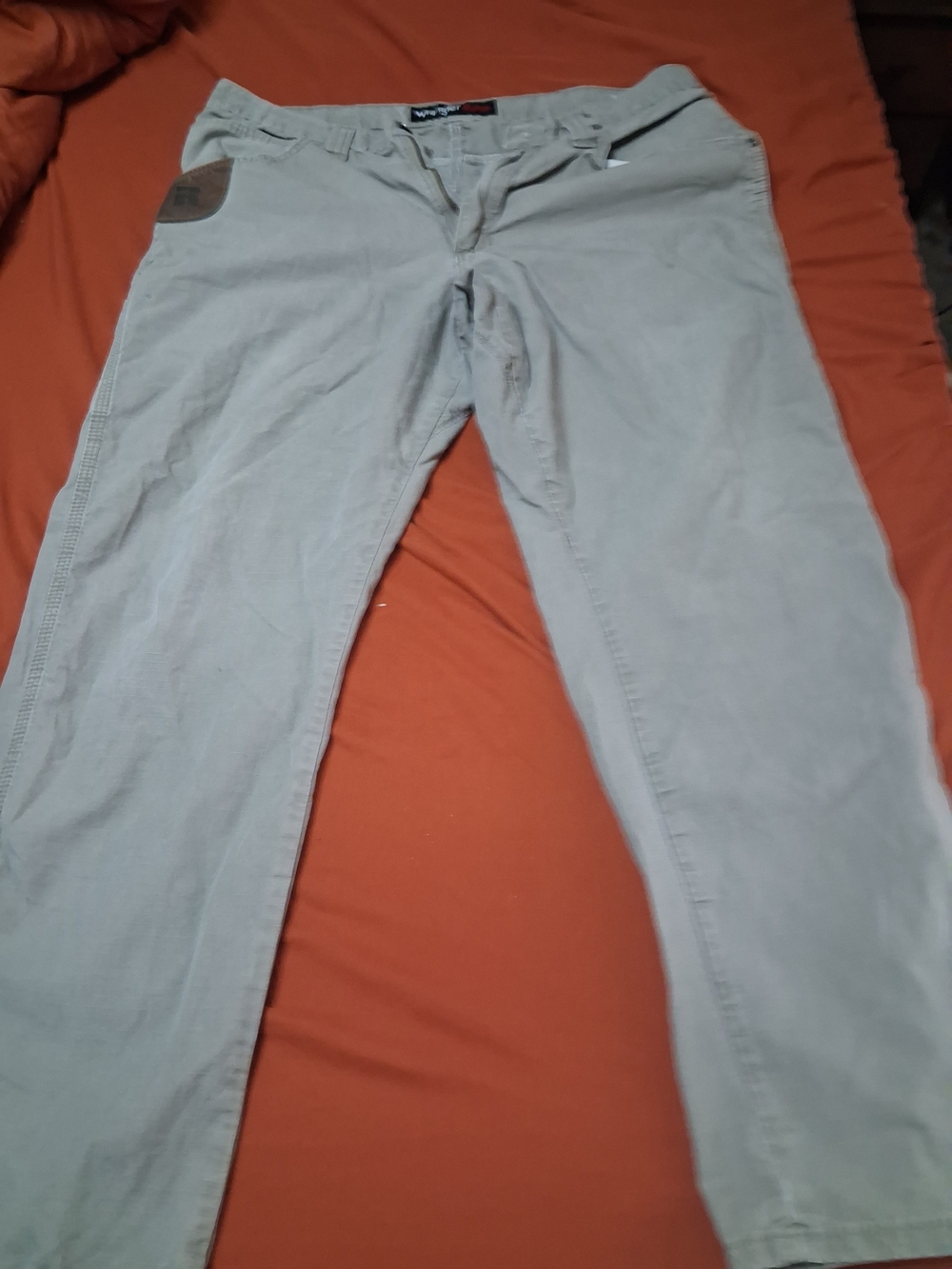 Wrangler Men's Relaxed Light Khaki Jeans